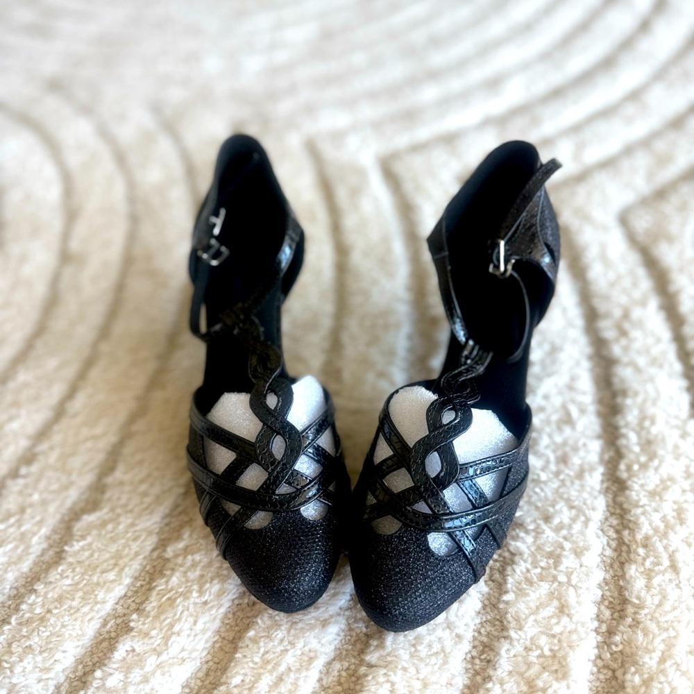 TDA dance shoes 318